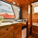 Båthotell Local Houseboat Center 'capella' *