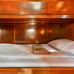 Local Houseboat Center 'capella' *