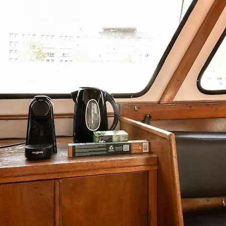 Local Houseboat Center 'capella' *